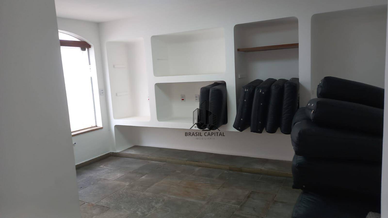 Casa à venda e aluguel com 3 quartos, 250m² - Foto 2