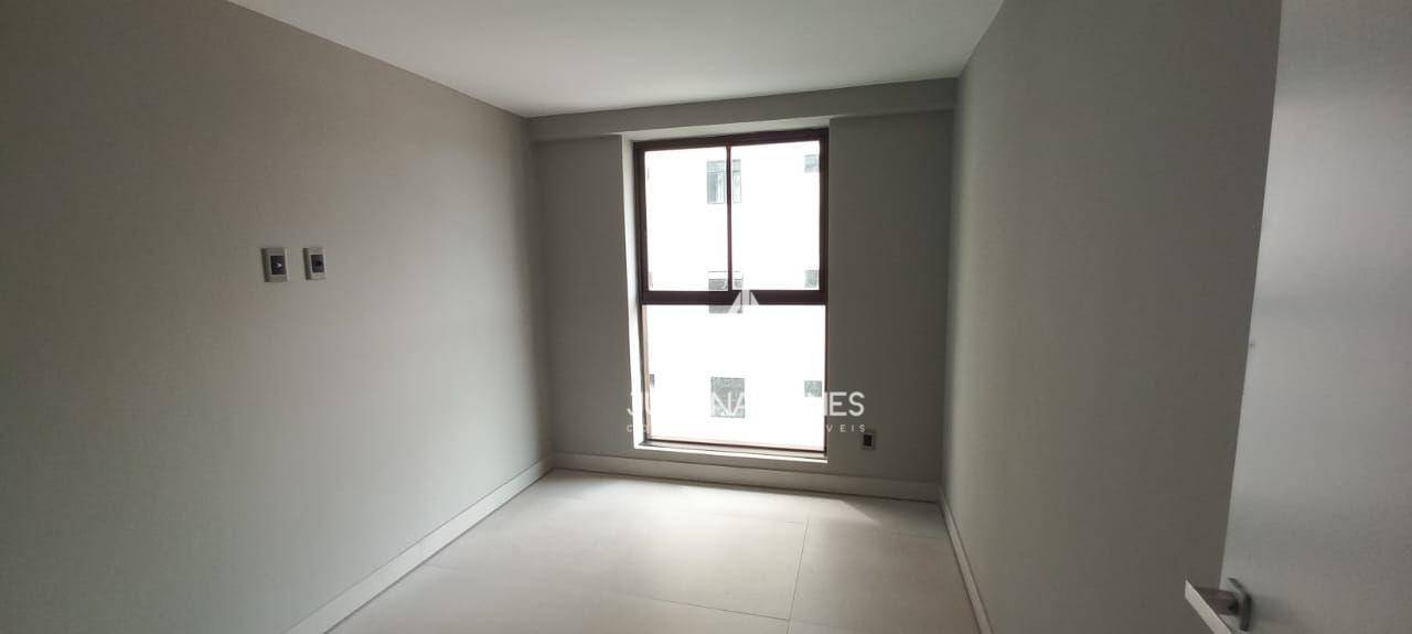 Apartamento à venda com 2 quartos, 62m² - Foto 5