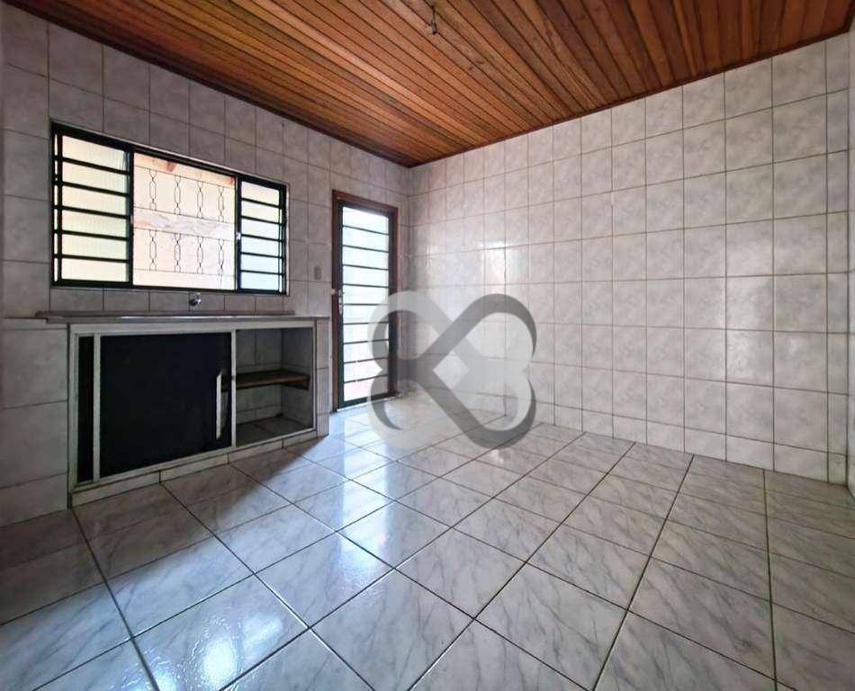 Casa à venda com 4 quartos, 170m² - Foto 4