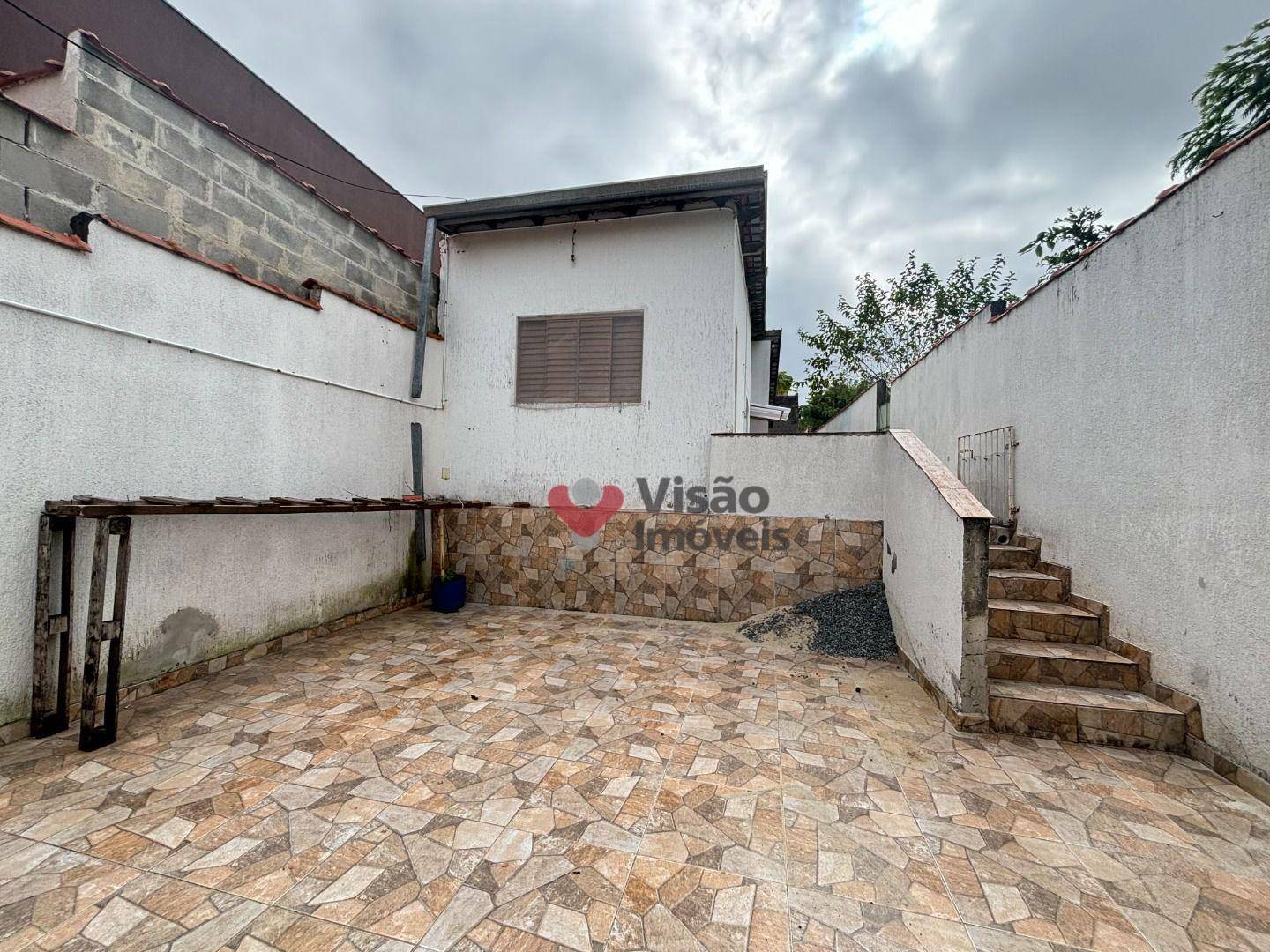 Casa à venda com 2 quartos, 65m² - Foto 2