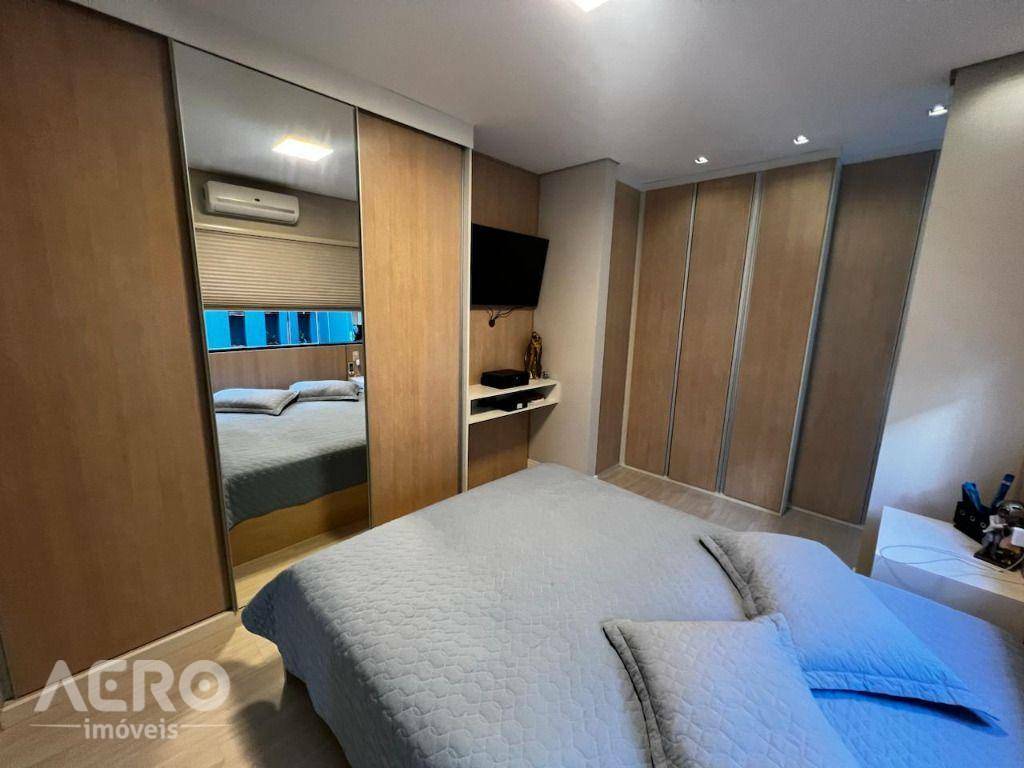 Casa à venda com 3 quartos, 215m² - Foto 8