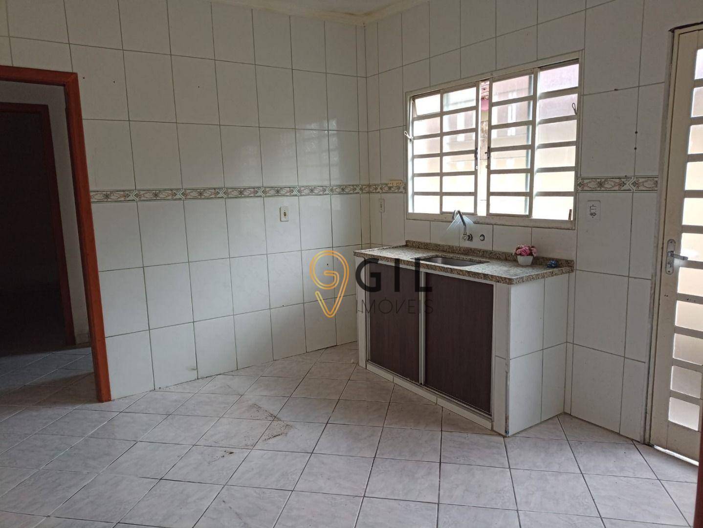 Casa à venda com 2 quartos, 70m² - Foto 6