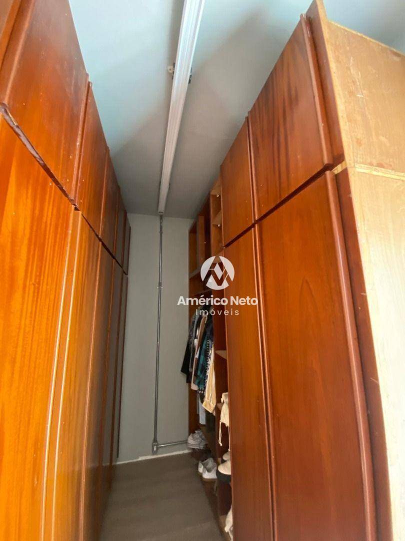 Sobrado à venda com 4 quartos, 250m² - Foto 4