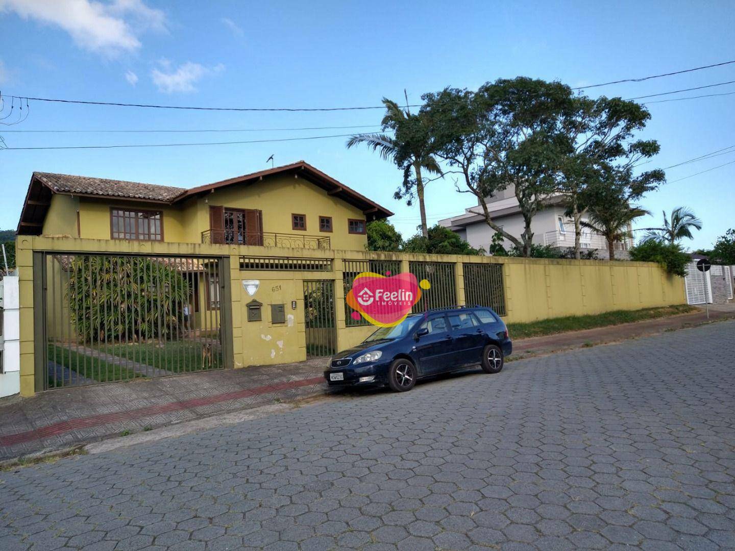 Casa à venda com 5 quartos, 379m² - Foto 1