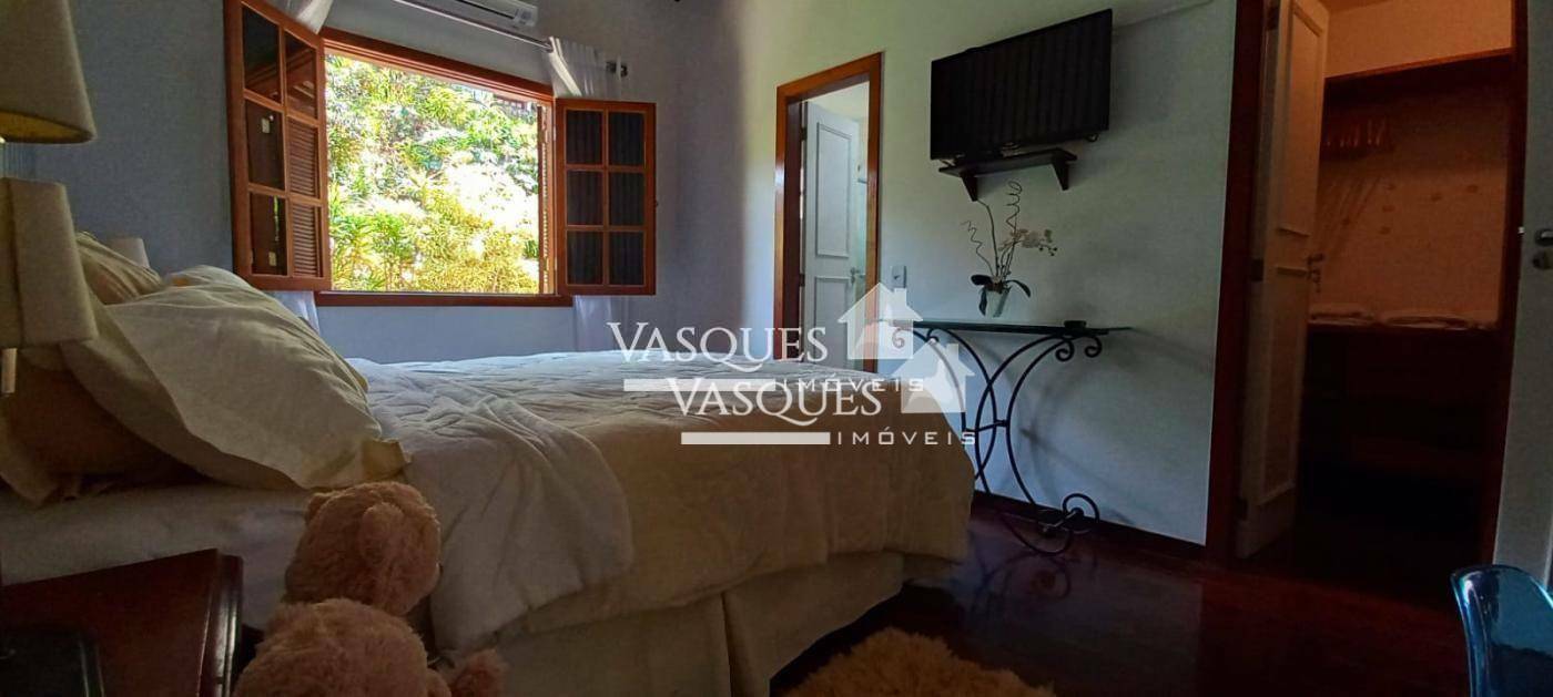 Casa de Condomínio à venda com 4 quartos, 330m² - Foto 14