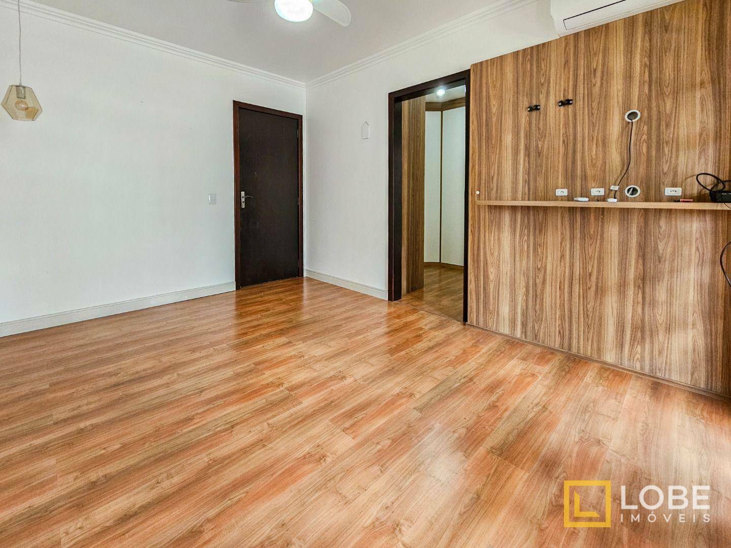 Casa à venda com 3 quartos, 300m² - Foto 17