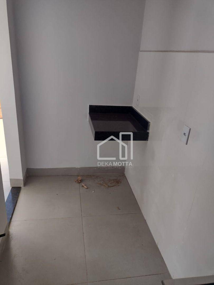 Casa à venda com 3 quartos, 250m² - Foto 8