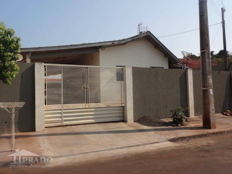 Casa à venda com 2 quartos, 170m² - Foto 1