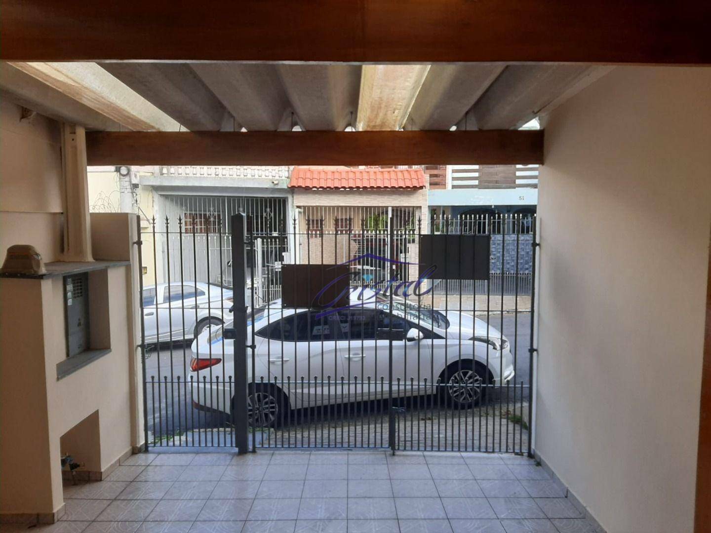 Casa à venda com 2 quartos, 70m² - Foto 2