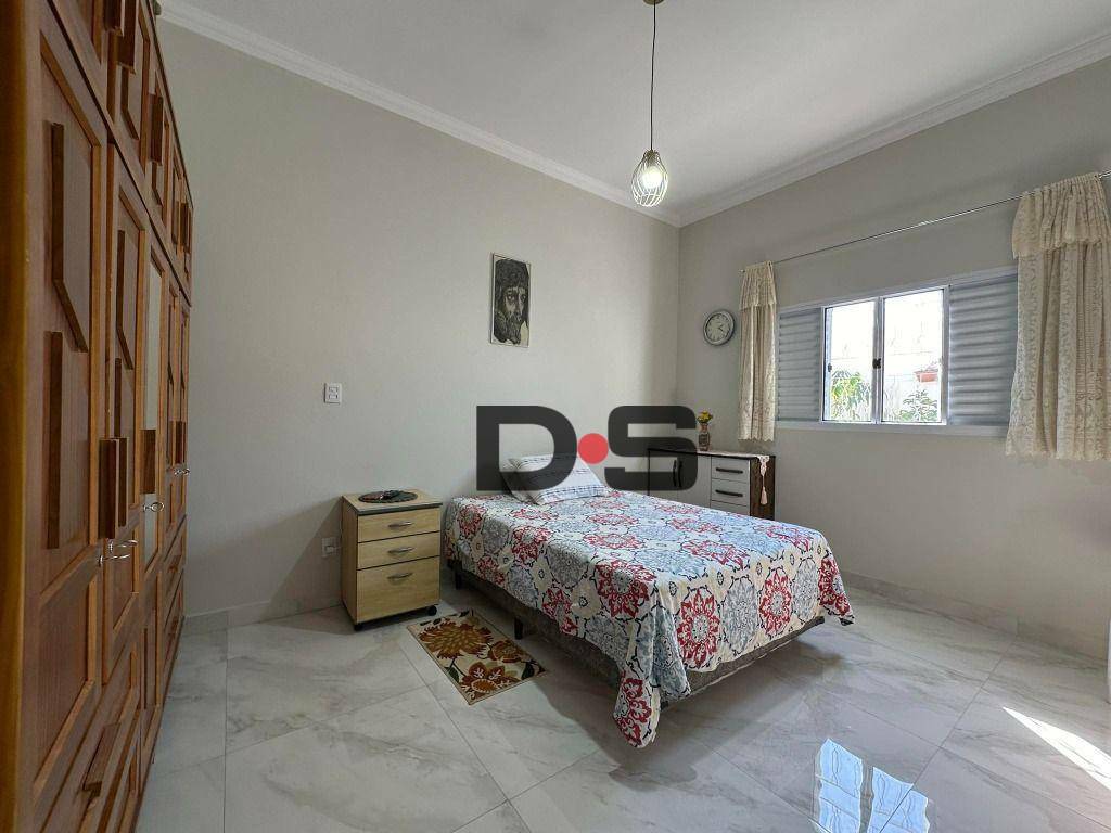 Casa à venda com 2 quartos, 185m² - Foto 3