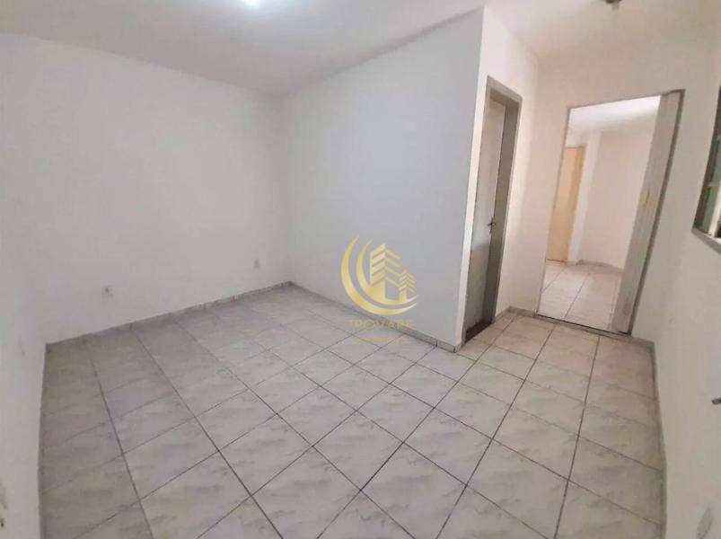 Casa à venda com 3 quartos, 128m² - Foto 2