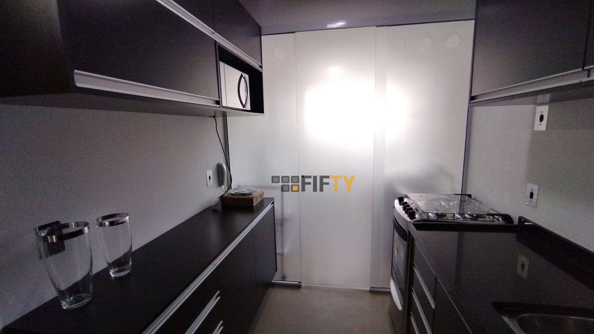 Apartamento para alugar com 2 quartos, 70m² - Foto 12