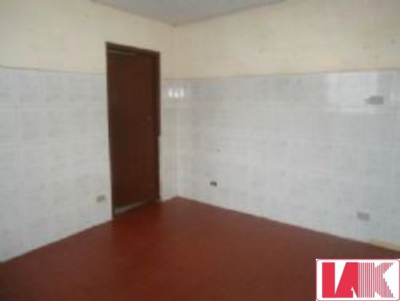 Casa para alugar com 1 quarto, 32m² - Foto 2