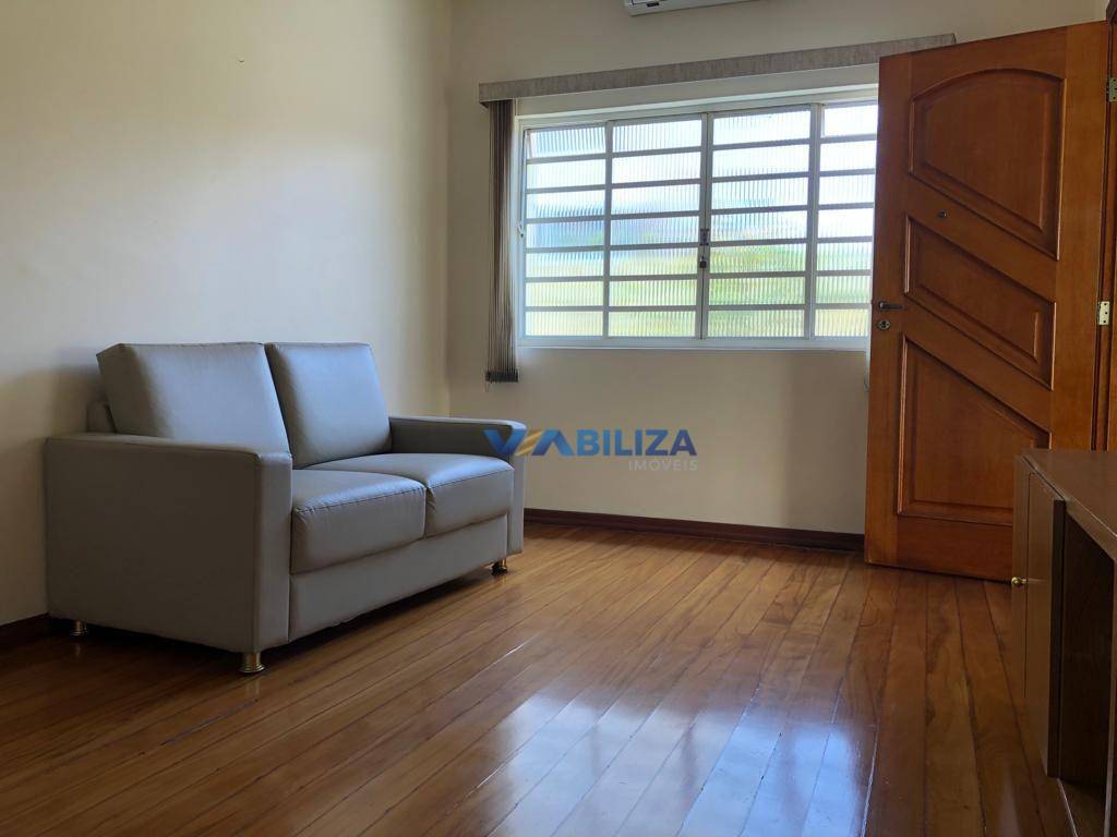 Casa à venda com 2 quartos, 140m² - Foto 2