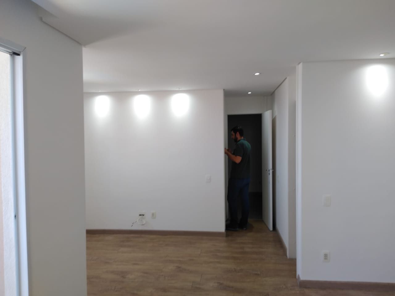 Apartamento à venda com 2 quartos, 70m² - Foto 4