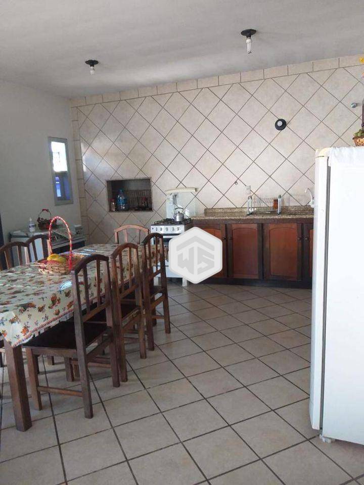 Casa, 4 quartos, 208 m² - Foto 2