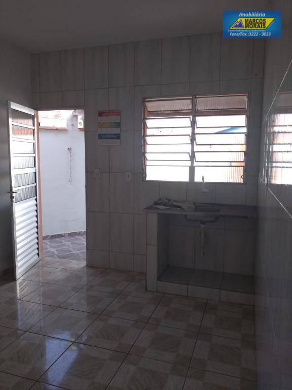 Casa à venda com 1 quarto, 150m² - Foto 7