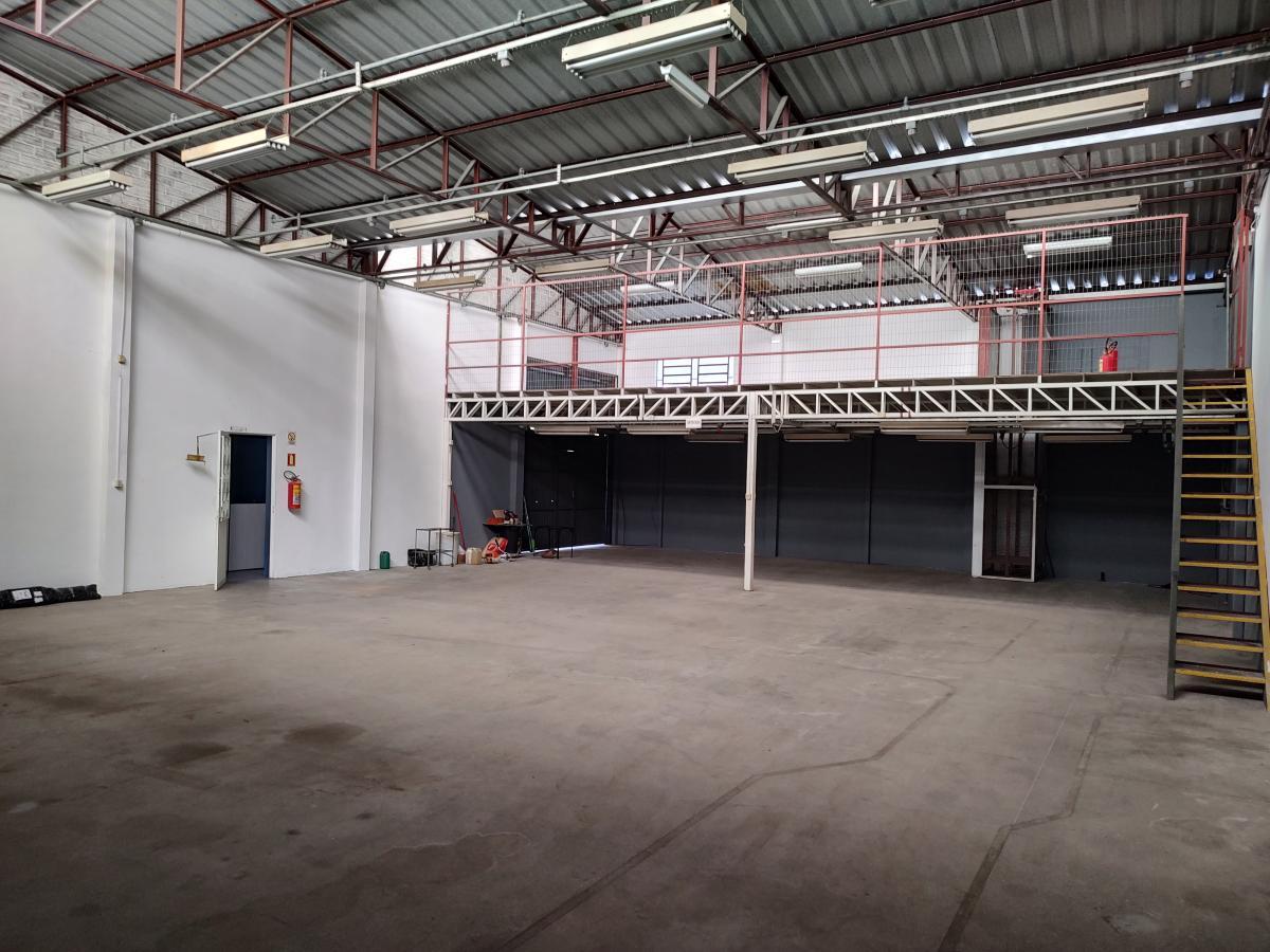 Depósito-Galpão-Armazém para alugar, 1400m² - Foto 4