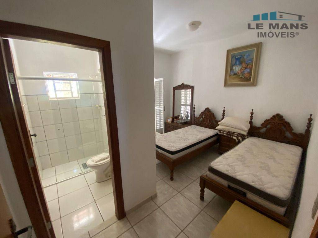 Chácara à venda com 3 quartos, 254m² - Foto 17