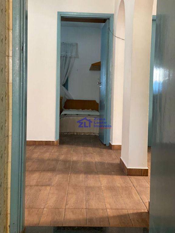 Casa à venda com 5 quartos, 150m² - Foto 11