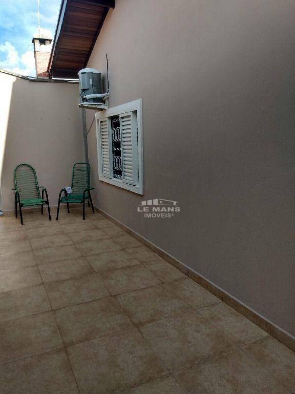 Casa à venda com 3 quartos, 200m² - Foto 23