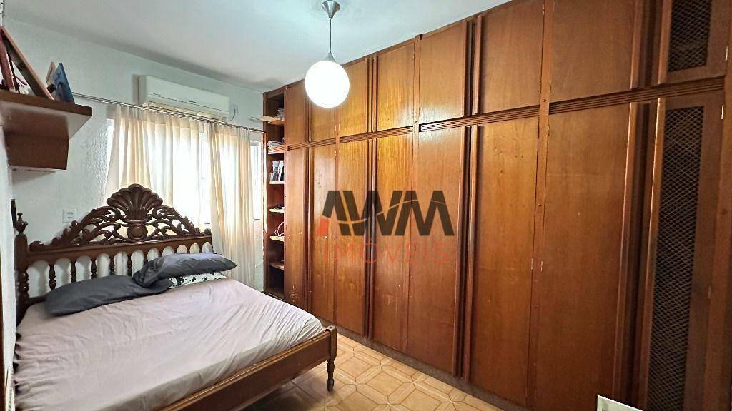 Casa à venda com 3 quartos, 226m² - Foto 3