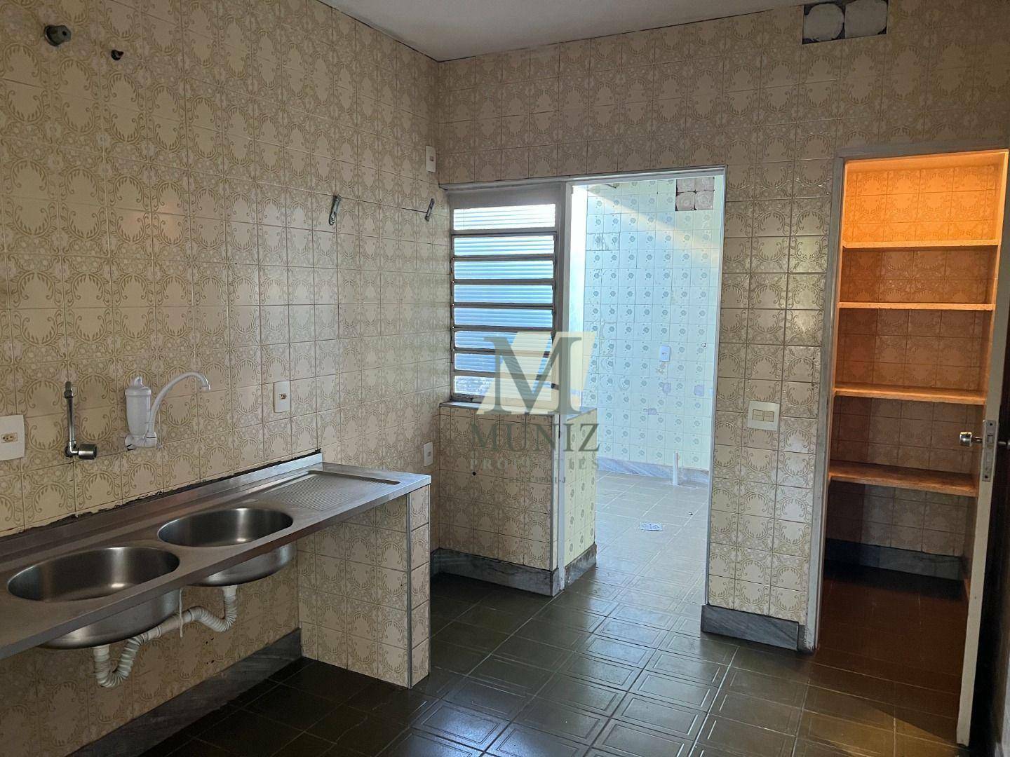 Casa à venda com 4 quartos, 230m² - Foto 13