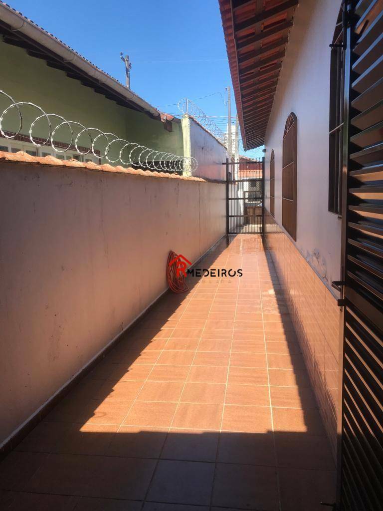 Casa à venda com 6 quartos, 240m² - Foto 12