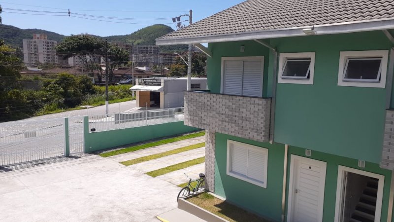 Sobrado à venda com 2 quartos, 90m² - Foto 1