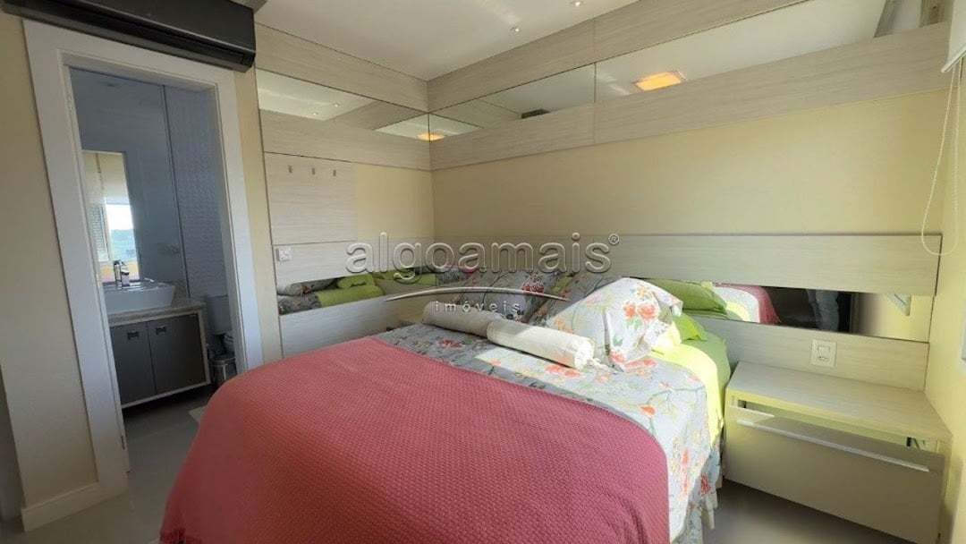 Apartamento à venda com 4 quartos, 240m² - Foto 32