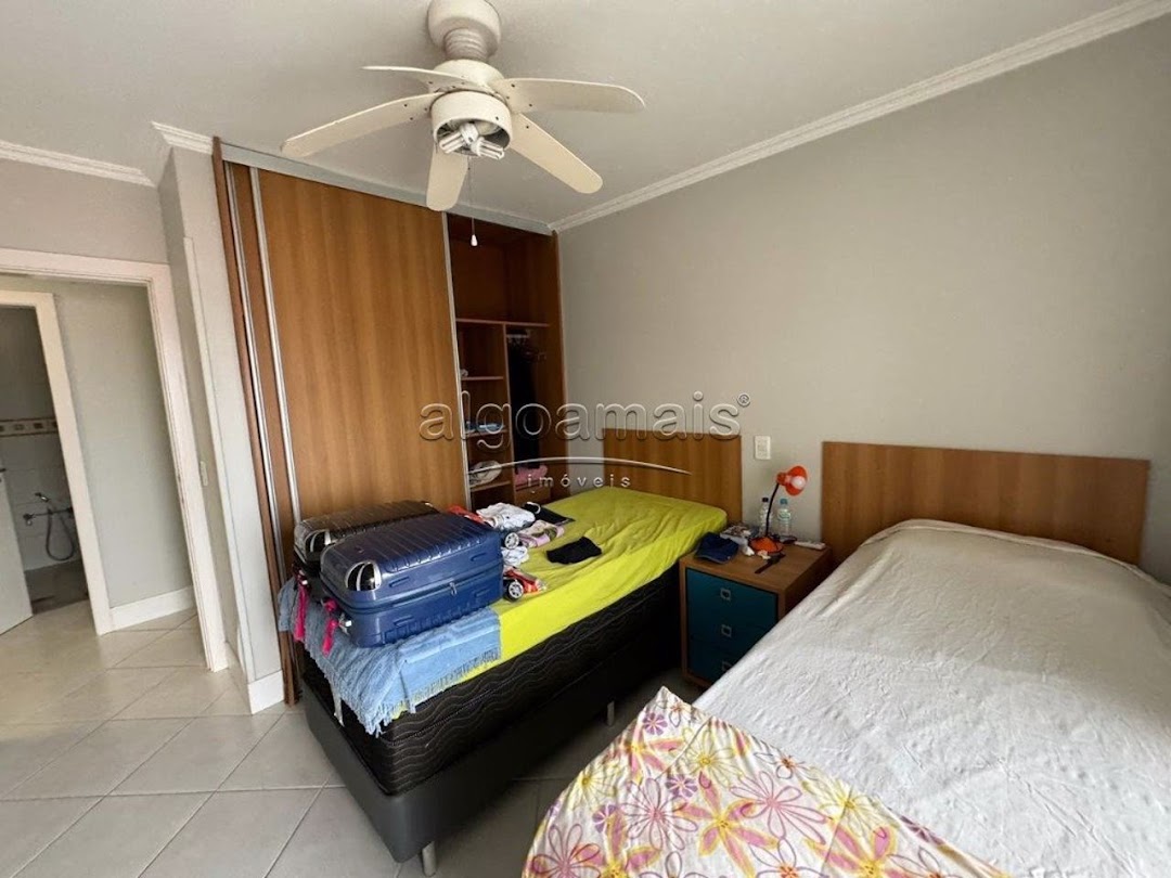 Casa à venda com 4 quartos, 300m² - Foto 30