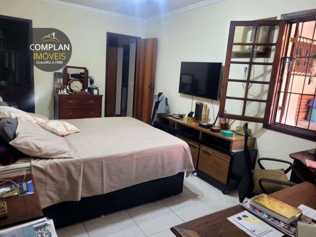 Casa à venda com 3 quartos, 150m² - Foto 18
