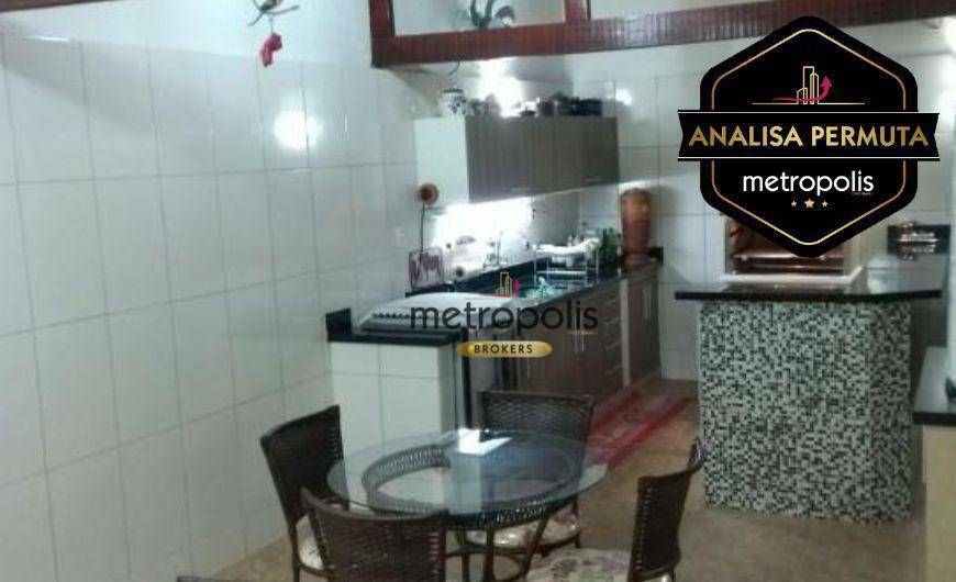 Sobrado à venda com 3 quartos, 300m² - Foto 1