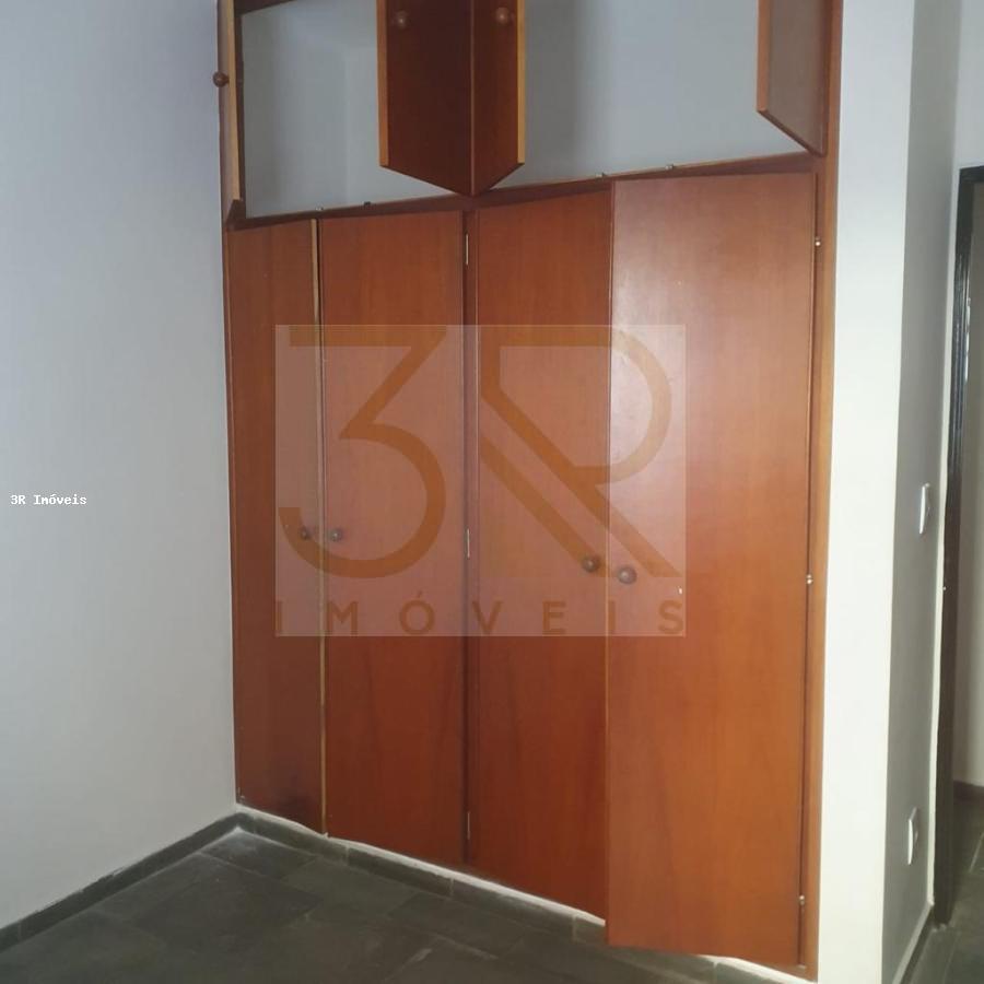 Apartamento à venda com 3 quartos, 110m² - Foto 2