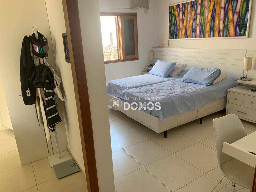 Casa à venda com 3 quartos, 350m² - Foto 15