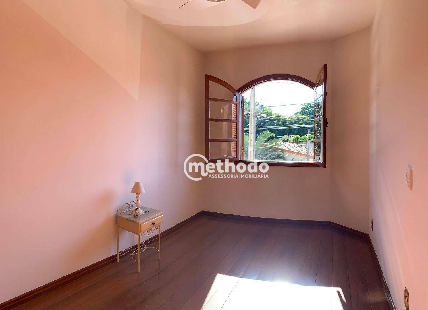 Casa à venda com 4 quartos, 244m² - Foto 21