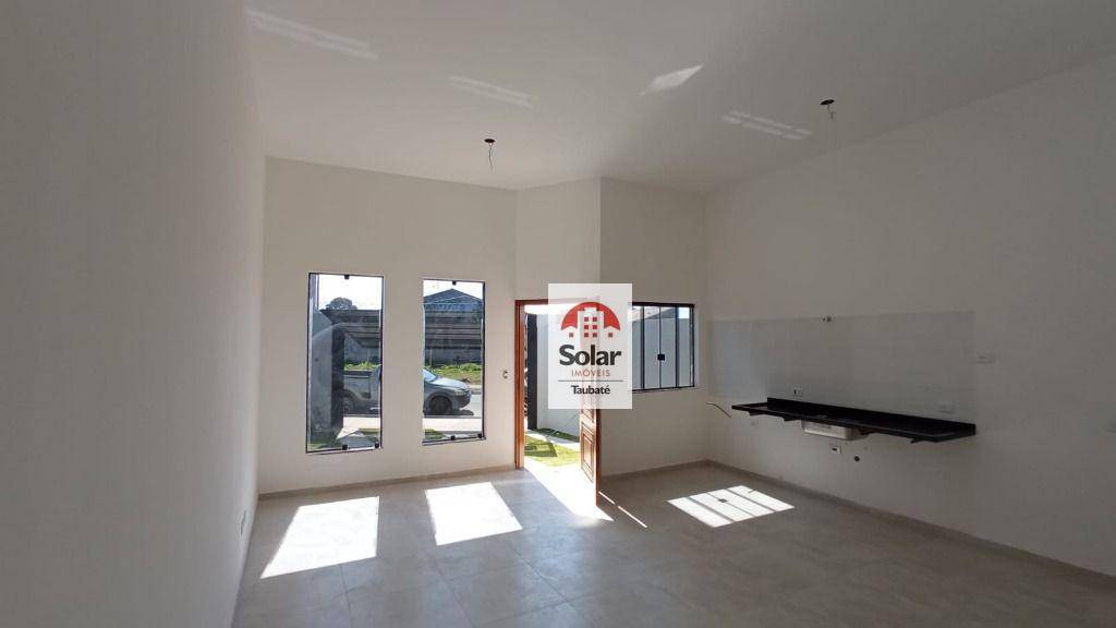 Casa à venda com 3 quartos, 82m² - Foto 2