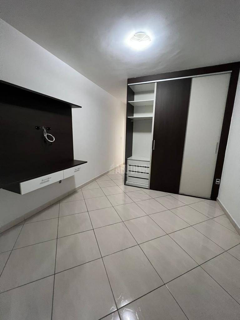 Apartamento à venda com 2 quartos, 100m² - Foto 3