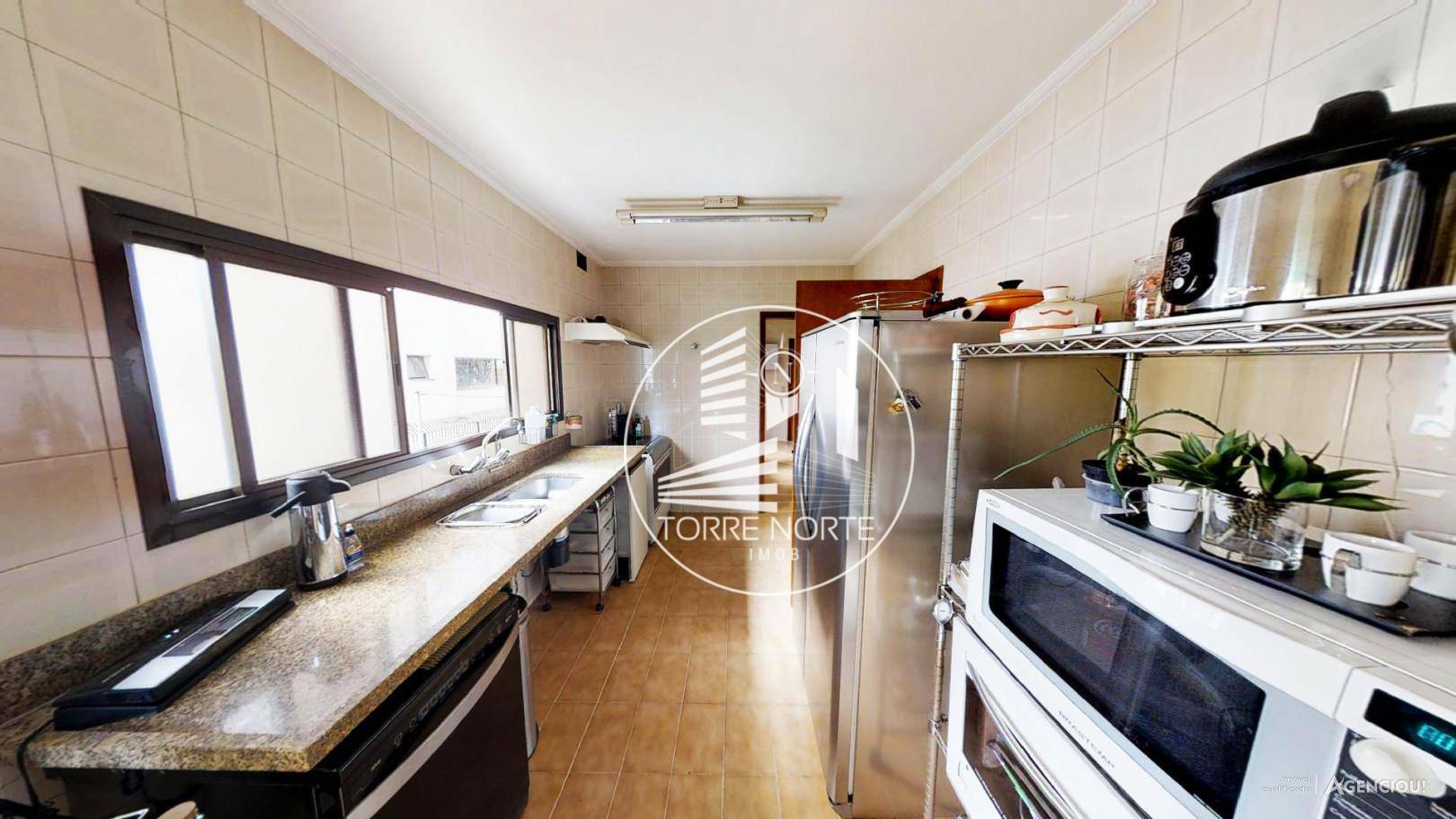 Apartamento à venda com 4 quartos, 217m² - Foto 13