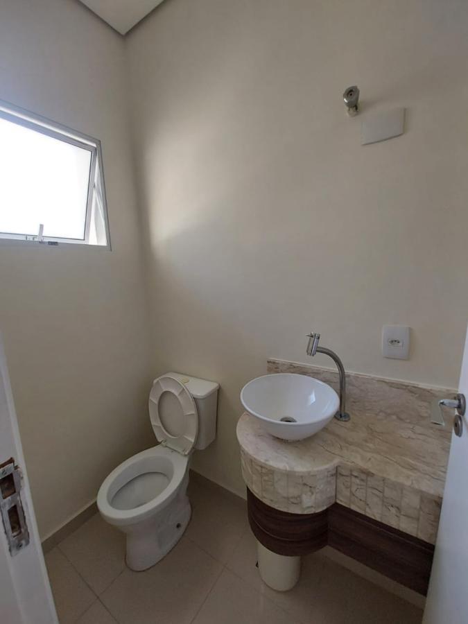 Casa de Condomínio para alugar com 3 quartos, 300m² - Foto 11