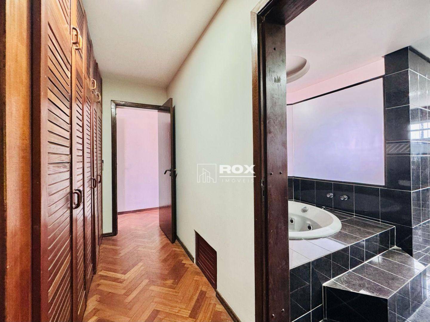 Casa à venda com 5 quartos, 350m² - Foto 42
