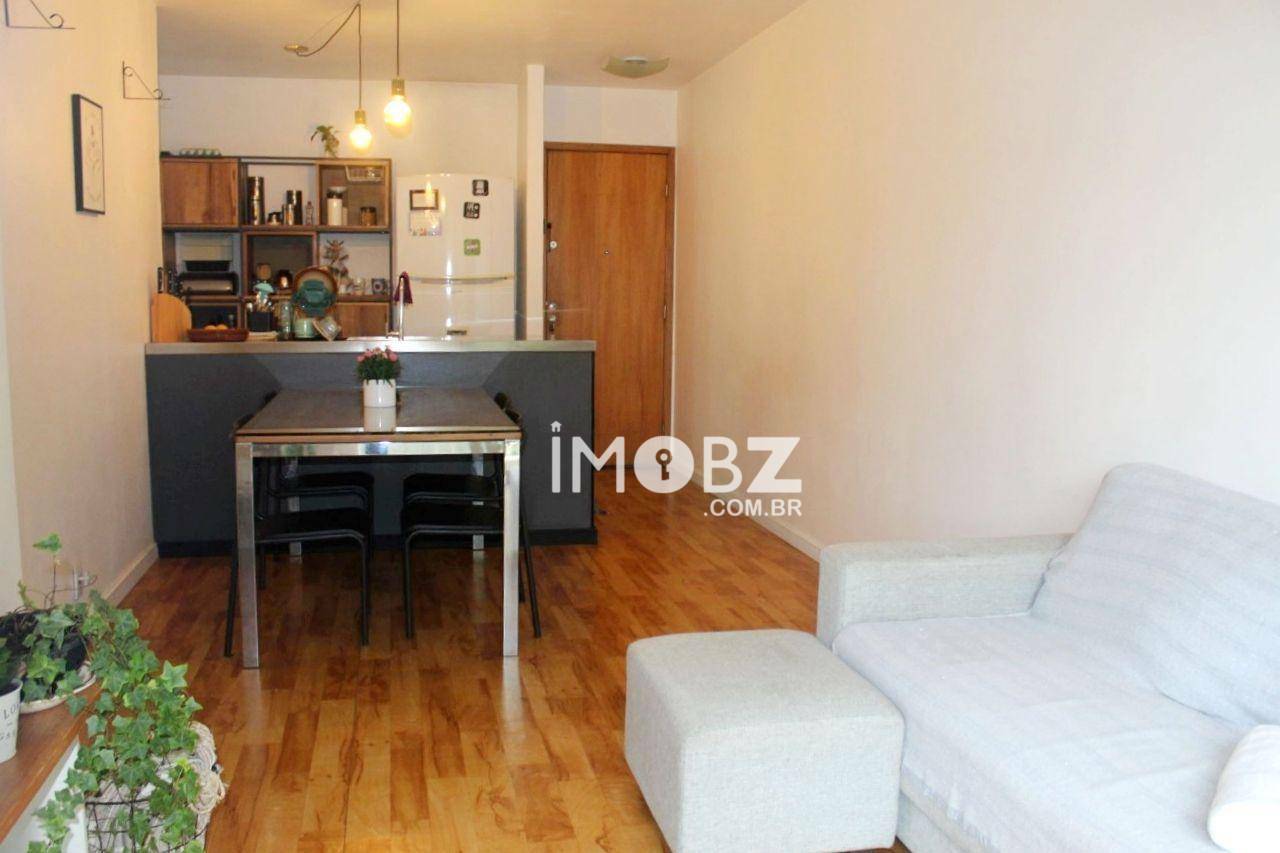 Apartamento à venda com 3 quartos, 64m² - Foto 1