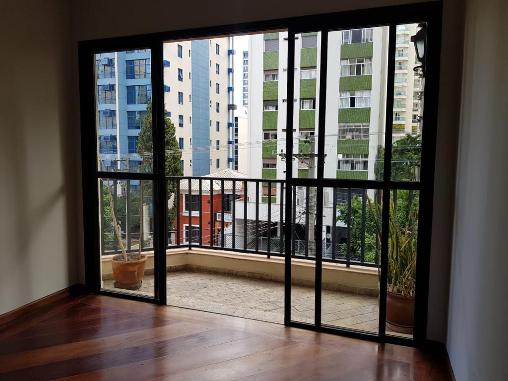 Apartamento à venda com 3 quartos, 127m² - Foto 4