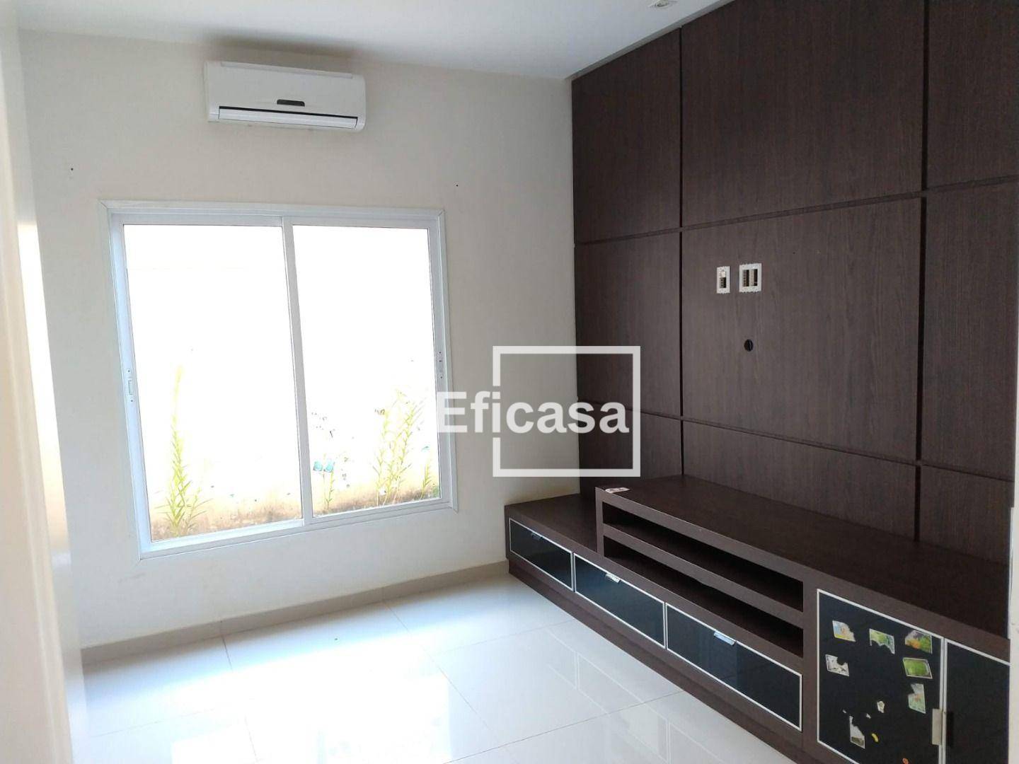 Casa de Condomínio à venda com 3 quartos, 230m² - Foto 2