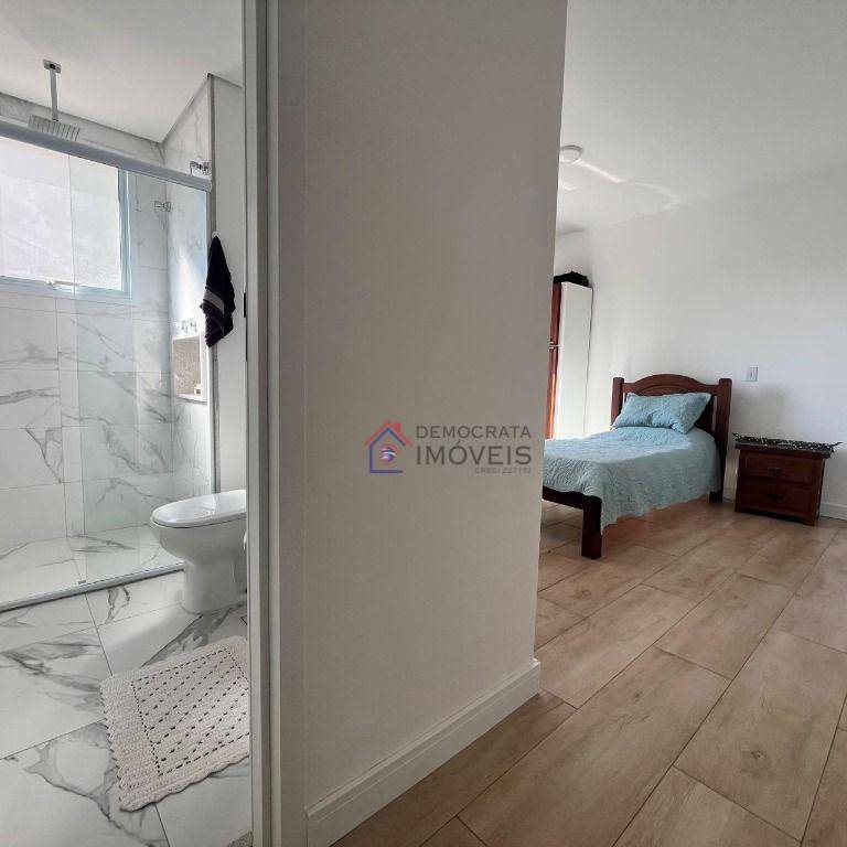 Apartamento à venda com 3 quartos, 180m² - Foto 19