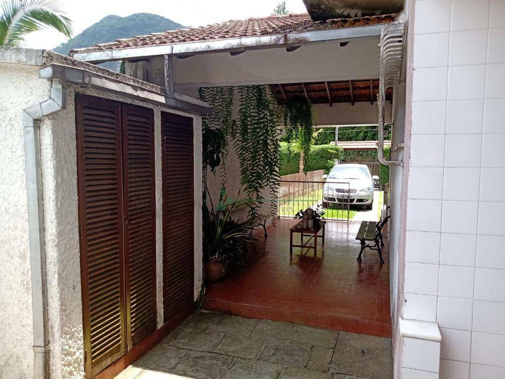 Casa à venda com 3 quartos, 300m² - Foto 45