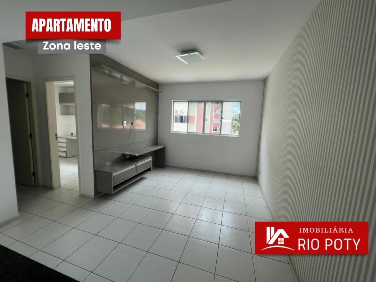 Apartamento à venda com 2 quartos, 50m² - Foto 2