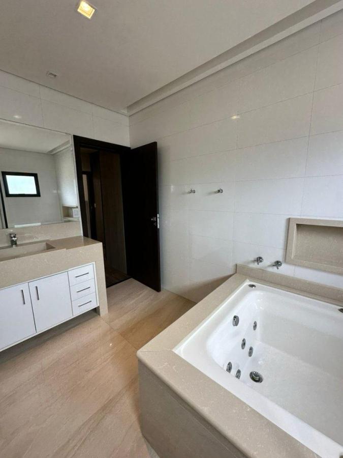 Casa de Condomínio à venda com 3 quartos, 357m² - Foto 15