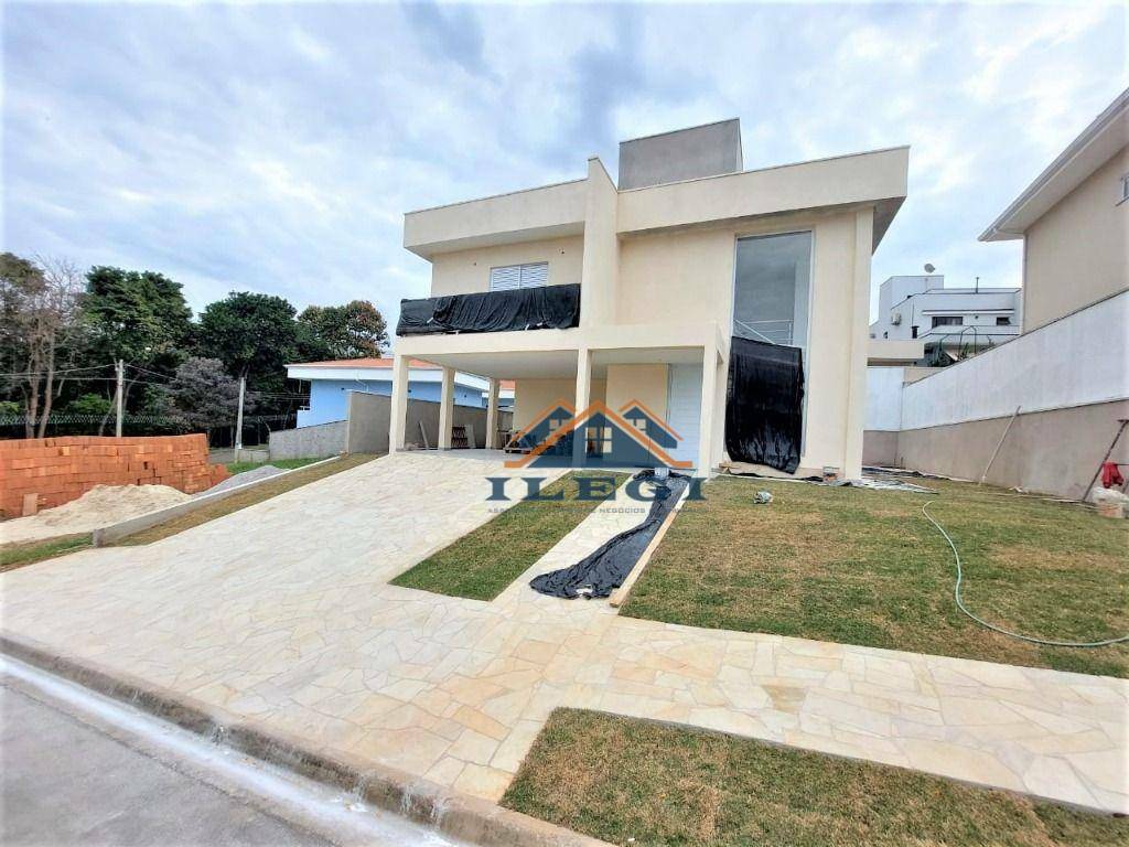 Casa de Condomínio à venda com 3 quartos, 214m² - Foto 2