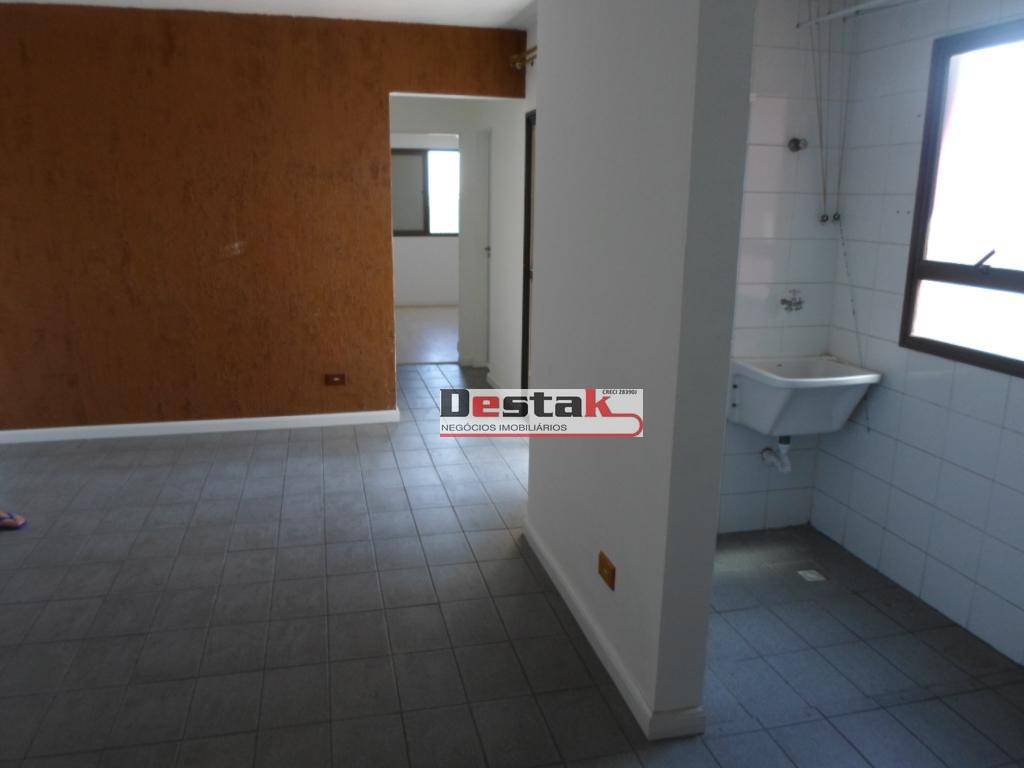 Apartamento à venda com 2 quartos, 64m² - Foto 3